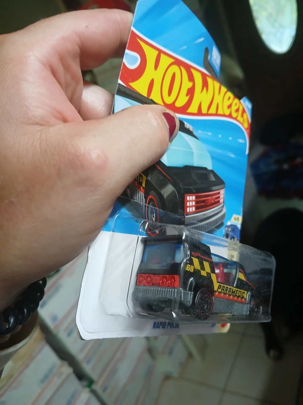 Hot Wheels Rapid Pulse  futuristic hybrid emergency ambulance die-cast Black